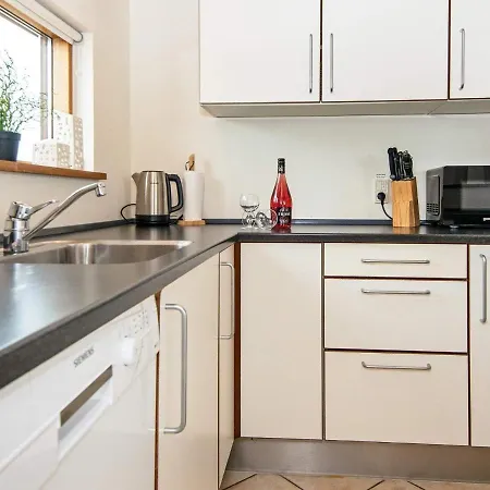 8 Person Holiday In Ulfborg בית נופש
